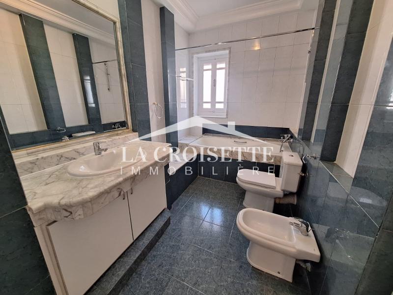 Villa S+6 à La Marsa 
